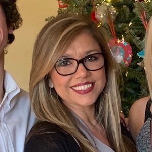 Meet your Posher, Monica